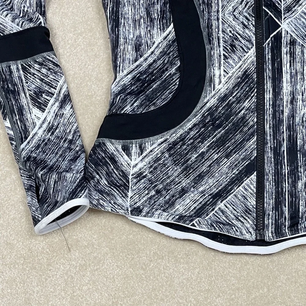 Lululemon Black and White Jacket - Picture 5 of 8